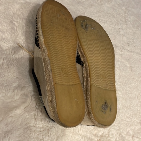 Solids Colour Block Lace Up shoes - Picture 8 of 8